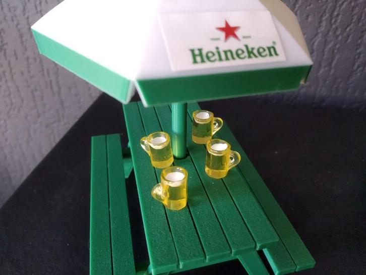HEINEKEN picknick tafel + Parasol + bierpullen + kratje, Hobby en Vrije tijd, Modelbouw | Overige, Nieuw, 1:32 tot 1:50, Ophalen of Verzenden