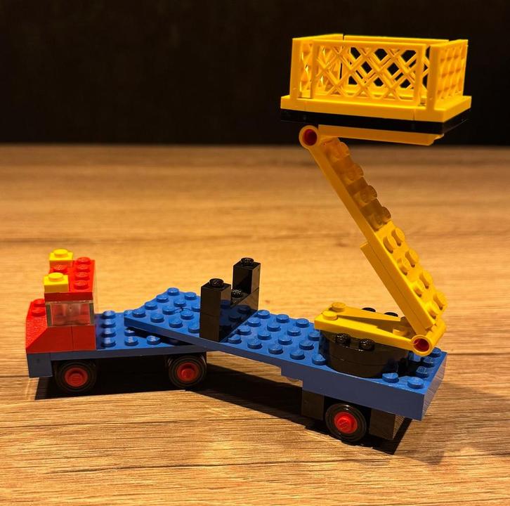 Legoset 655 vintage Mobile hydraulic Hoist 1973, Kinderen en Baby's, Speelgoed | Duplo en Lego, Gebruikt, Lego, Complete set, Ophalen