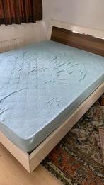 2 persoons bed inclusief matras - 200x160 CM, Huis en Inrichting, Slaapkamer | Bedden, 160 cm, Wit, Zo goed als nieuw, Hout