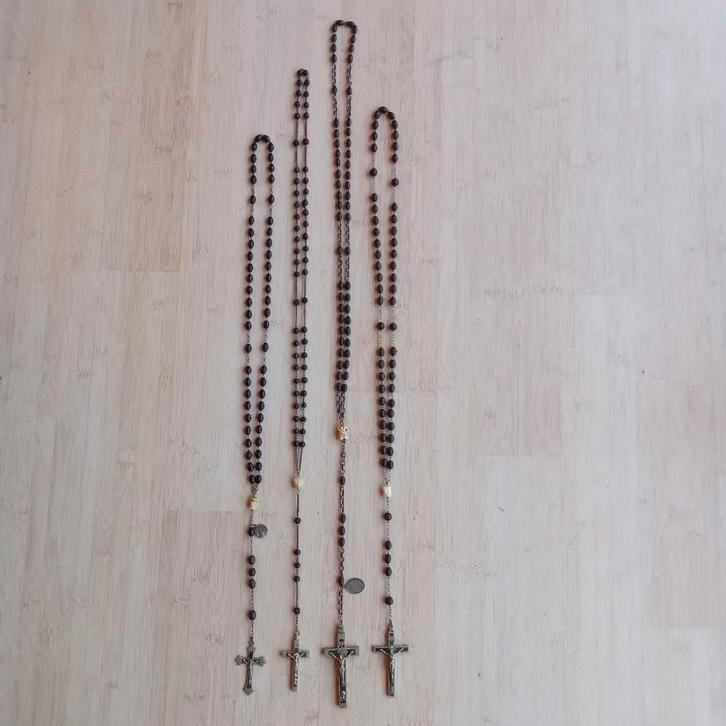 rozenkrans met memento mori of ijdelheid, Verzamelen, Religie, Gebruikt, Christendom | Katholiek, Ophalen of Verzenden