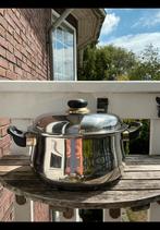 Grote pan met diameter 26 centimeter. Gebruikt op gas. 5 lit, Ophalen of Verzenden, Zo goed als nieuw