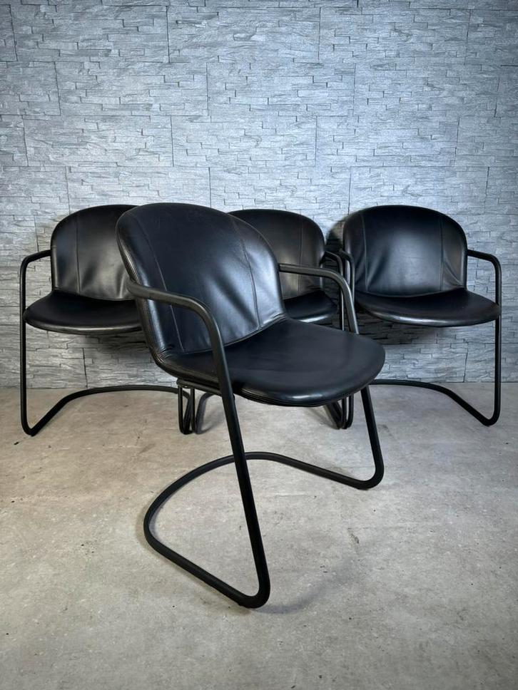 4 Gastrone Rinaldi design stoelen voor Thema Italy, Huis en Inrichting, Stoelen, Gebruikt, Vier, Leer, Metaal, Zwart, Ophalen
