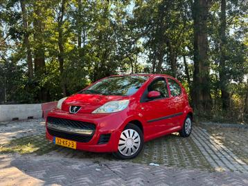 Peugeot 107 1.0 12V 5DR 2009 Rood AIRCO NW KOPPELING NAP beschikbaar voor biedingen