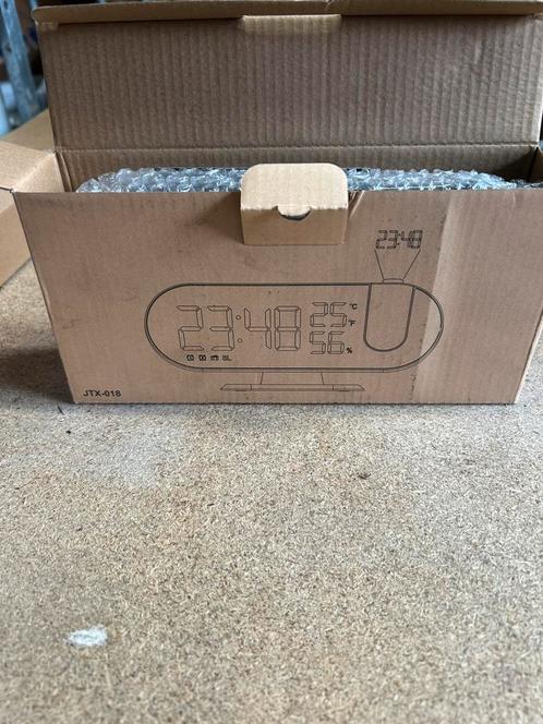Nieuwe spiegel wekker radio projectie, Witgoed en Apparatuur, Wekkers, Nieuw, Ophalen of Verzenden