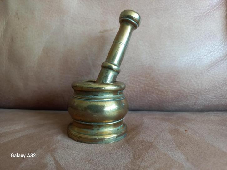 Koperen vijzel met stamper met inscriptie in de voet, Antiek en Kunst, Antiek | Koper en Brons, Koper, Ophalen of Verzenden