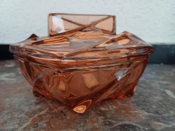 Art deco persglas kleur Rosaline , made in Czechoslovakia  beschikbaar voor biedingen