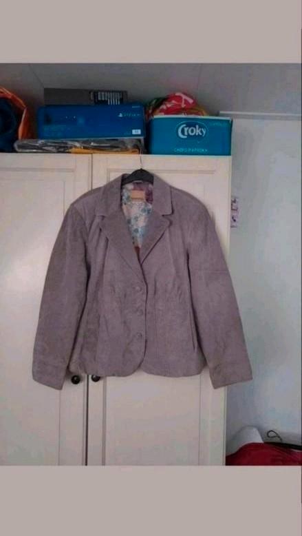 Mooi grijs taupe echt leren suède jasje van Splendido mt 46, Kleding | Dames, Jassen | Zomer, Gedragen, Maat 46/48 (XL) of groter