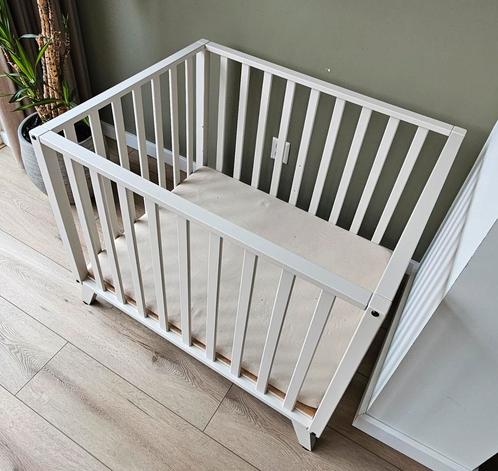 TWF Box Julia Zonder Lade Mat Clay met matras, Kinderen en Baby's, Boxen, Zo goed als nieuw, Rechthoekig, In hoogte verstelbaar