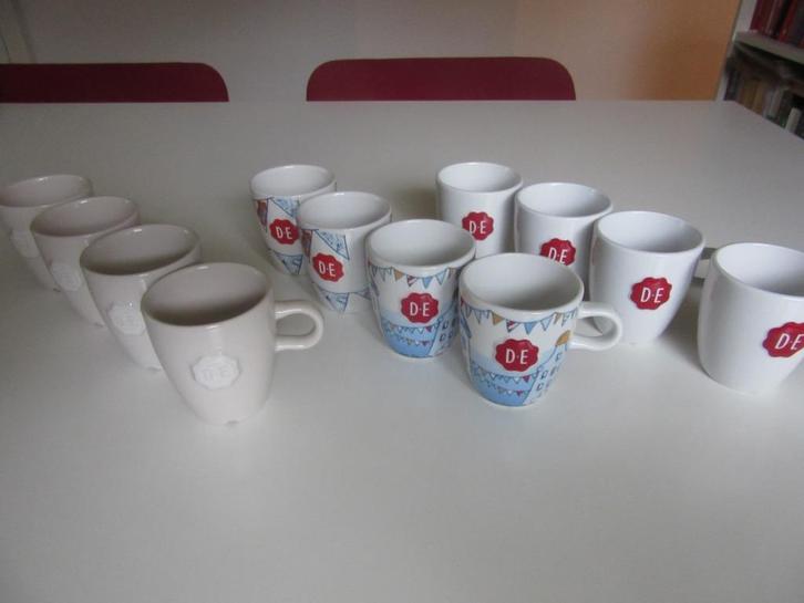 Douwe Egberts Senseo Mokjes-4 crême-4 roodzegel-4 buren-Nwst, Huis en Inrichting, Keuken | Servies, Zo goed als nieuw, Kop(pen) en/of Schotel(s)