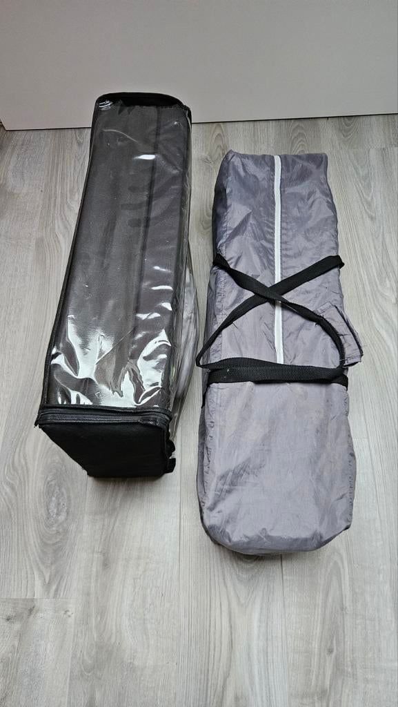Campingbedje met opvouwbaar matras en klamboe, Ophalen, Gebruikt, Reisbedje