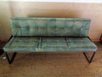 Industriële blauw grijze eetkamerbank met skai bekleed  beschikbaar voor biedingen