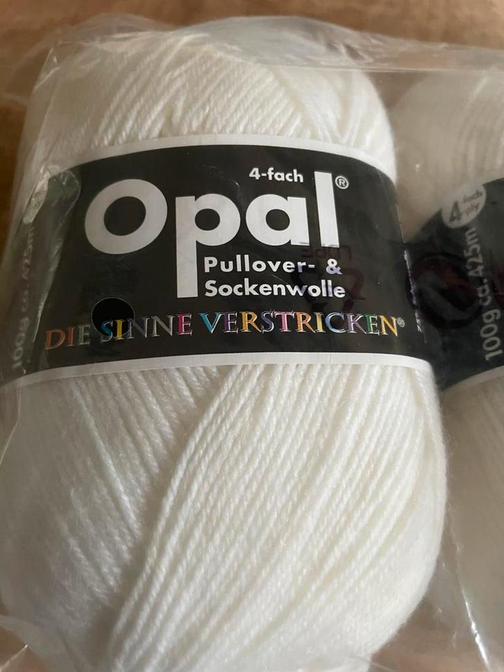 4 bollen Opal Uni 4-draads Wit - 4x100 gram, Hobby en Vrije tijd, Breien en Haken, Nieuw, Breien of Haken, Wol of Garen, Ophalen of Verzenden