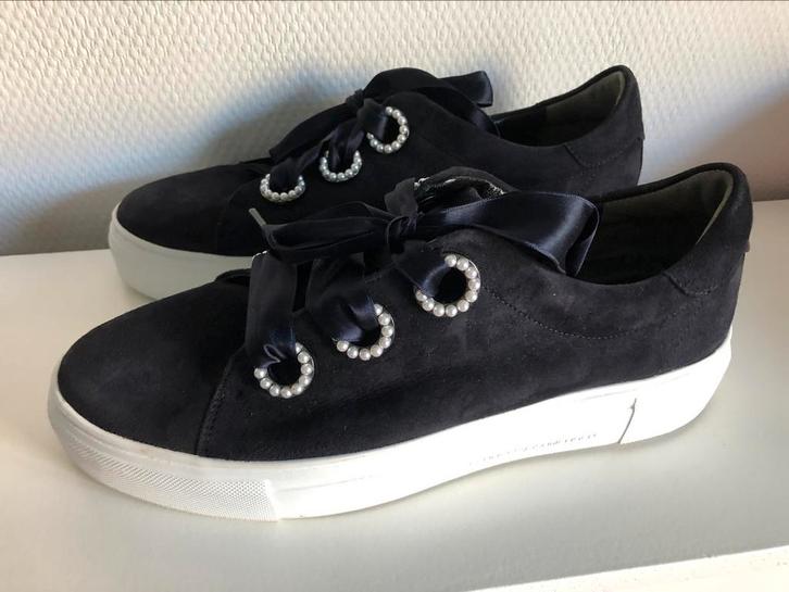 Kennel & schmenger sneakers gympen blauw parels zgan, Kleding | Dames, Schoenen, Zo goed als nieuw, Sneakers of Gympen, Blauw