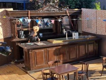 bar  beschikbaar voor biedingen