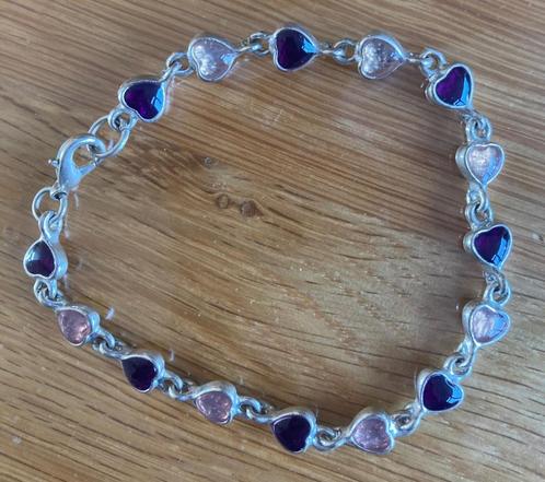Hartjes armbandje met donker paarse en lichte kleur hartjes, Sieraden, Tassen en Uiterlijk, Armbanden, Zo goed als nieuw, Paars