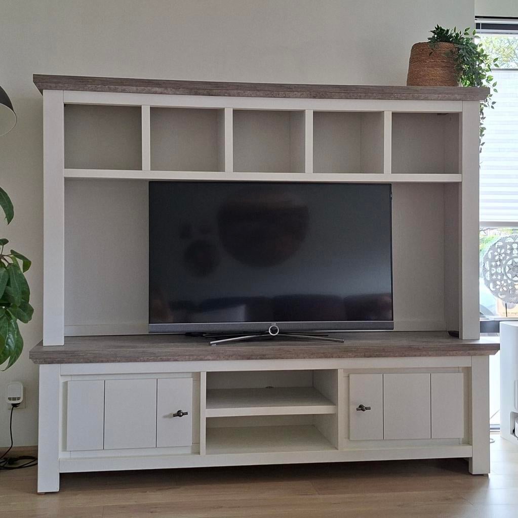 Houten tv-kast/meubel met veel opbergruimte. Miles Lamalux, Ophalen, 150 tot 200 cm, 150 tot 200 cm, Overige houtsoorten