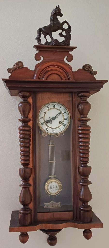 2 Lopende klokken met opwind sleutel, Ophalen