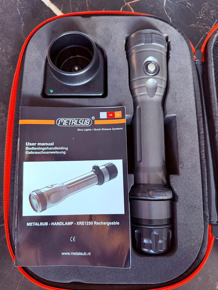 Metalsub XRE1250 oplaadbare duiklamp, Watersport en Boten, Duiken, Zo goed als nieuw, Duiklamp, Ophalen of Verzenden