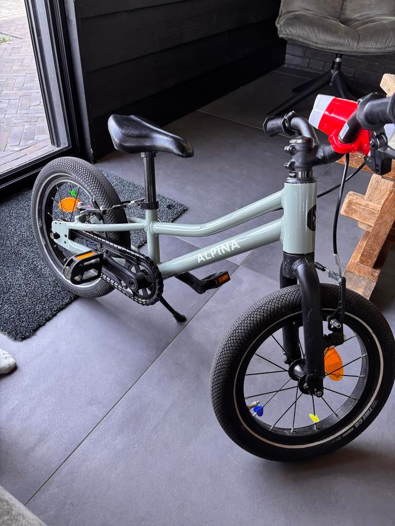 Alpina Zoof 14 inch kinderfiets zijwieltjes aanwezig, Ophalen of Verzenden, Zo goed als nieuw, Minder dan 16 inch, Zijwieltjes