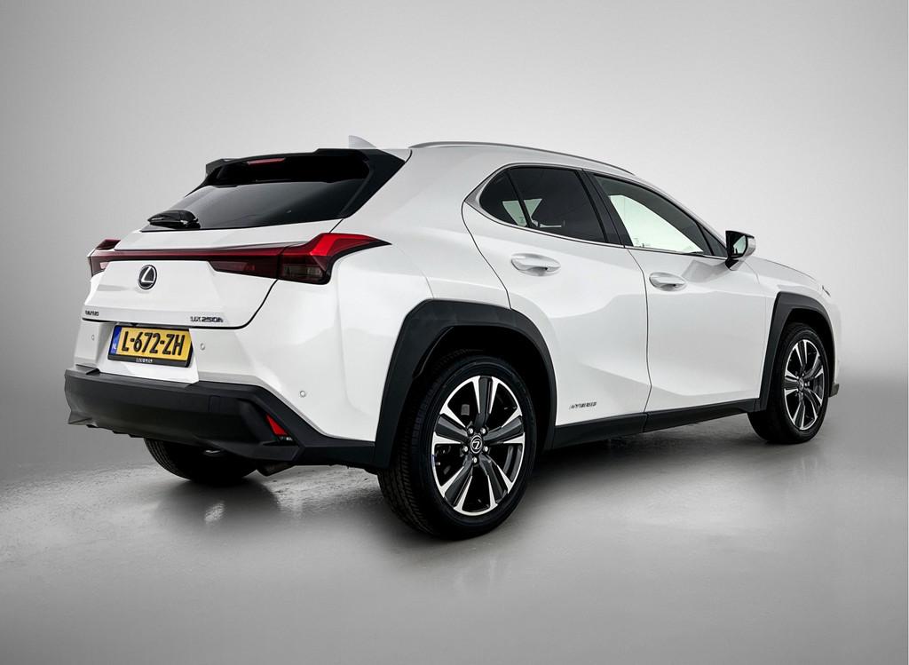 Lexus UX 250h Business Line | Stoelverwarming | Stuurverwarm, 12 maanden, Gebruikt, 4 cilinders, Alcantara