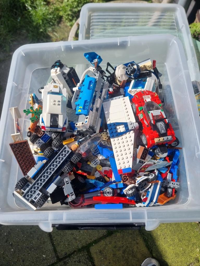 Doos lego ca. 4 kg met boekjes en extra auto's, Ophalen