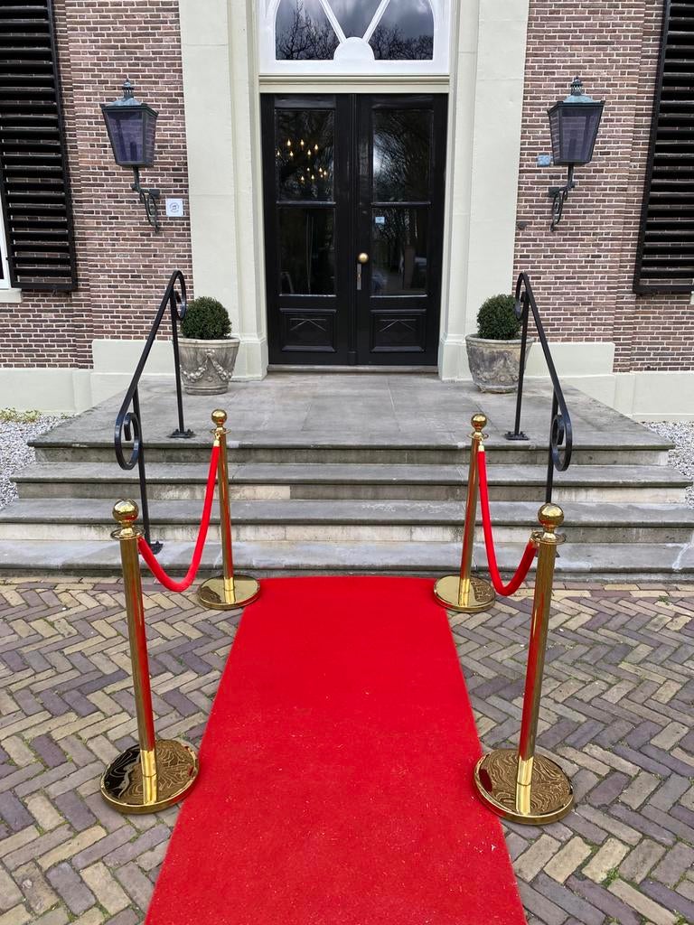 Te huur: Rode loper met gouden paaltjes, Ophalen of Verzenden, Zo goed als nieuw