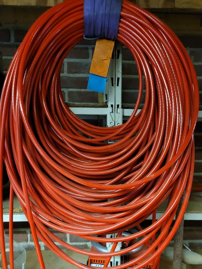 GEPLASTIFICEERD. STAALDRAAD, Ophalen of Verzenden