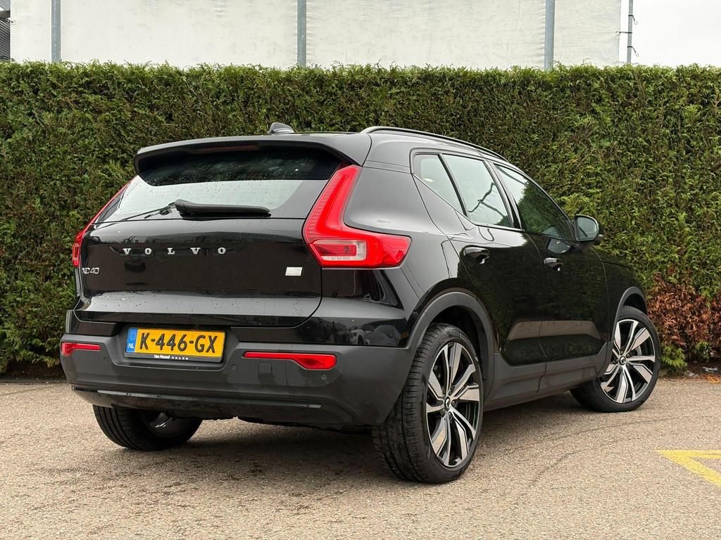 Volvo XC40 Recharge P8 AWD R-Design | Panoramadak | Trekhaak, Auto's, Volvo, 12 maanden, Gebruikt, Zwart, Origineel Nederlands