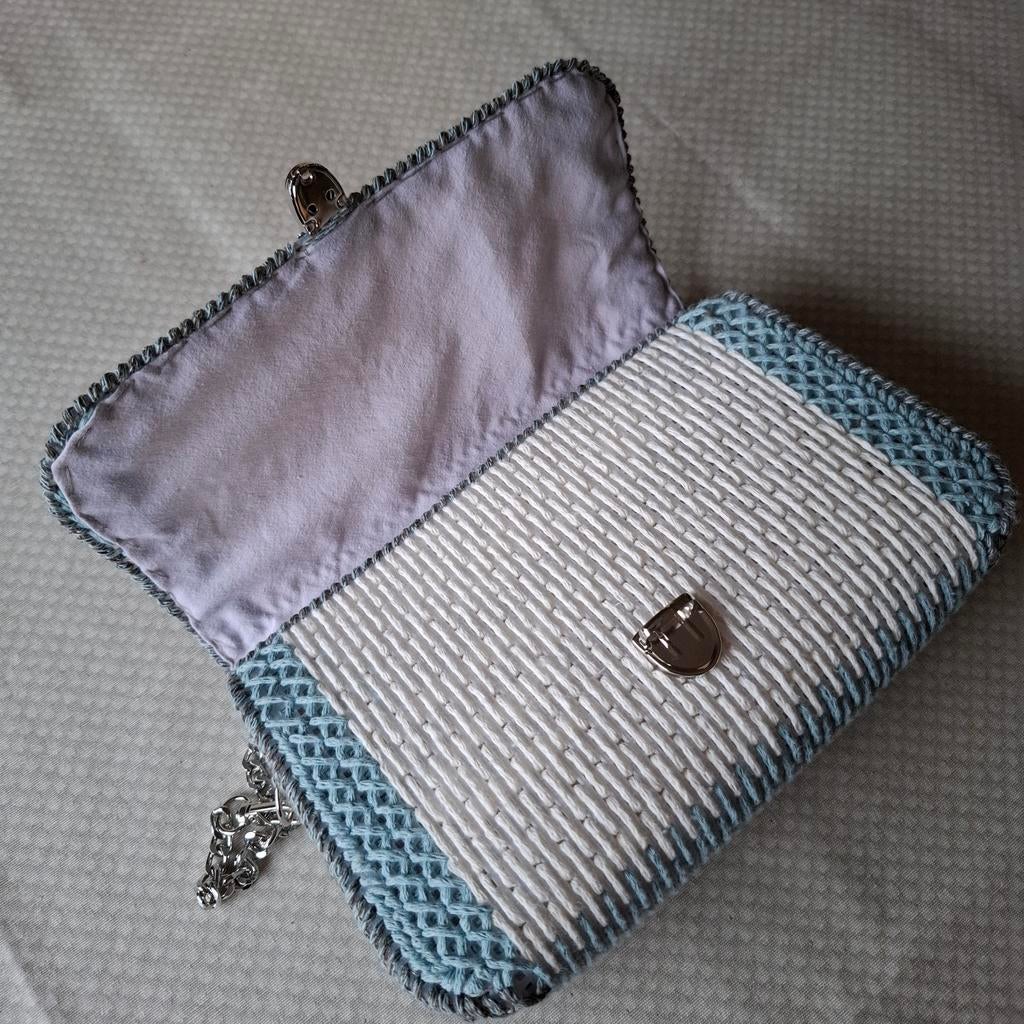 Tasje geborduurd, Sieraden, Tassen en Uiterlijk, Tassen | Damestassen, Ophalen of Verzenden, Nieuw, Blauw