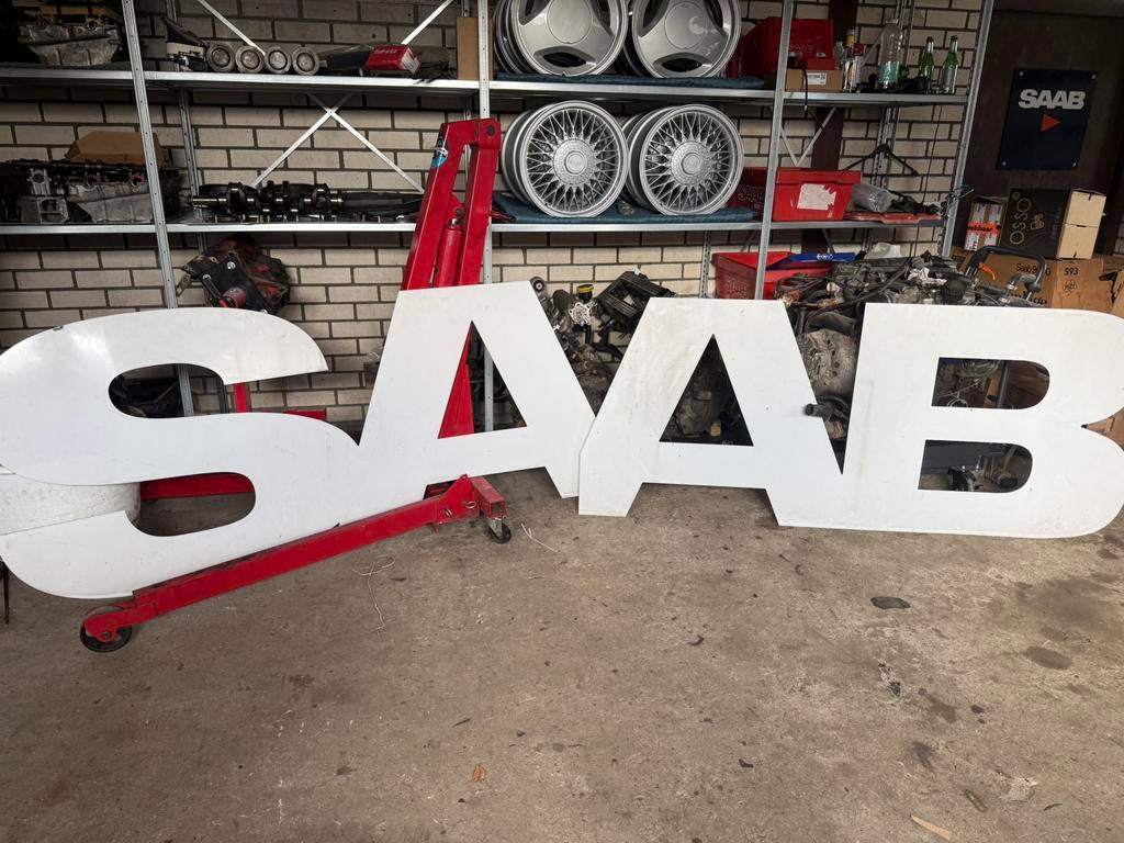 Saab origneel plexiglas reclamebord, Verzamelen, Ophalen of Verzenden, Zo goed als nieuw, Reclamebord