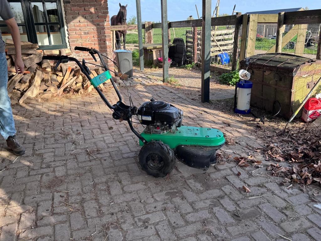 Bosmaaier op wielen voor ruw terrein, Ophalen of Verzenden, Zo goed als nieuw, 50 cm of meer, Benzine