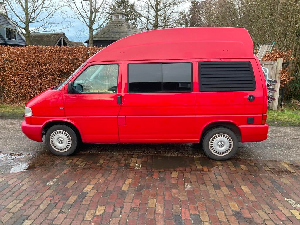 Volkswagen CALIFORNIA Camper VW T4 California Hoogdak, Buscamper of Camperbus, Galderseweg 21. 21. 21
4855 AD  Galder, NL, Volkswagen