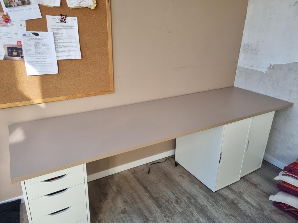 CanDo Bureaublad Taupe/Zand 243.5x70x3 cm, Huis en Inrichting, Bureaus, Ophalen, 243 cm, Gebruikt, Spaanplaat of MDF