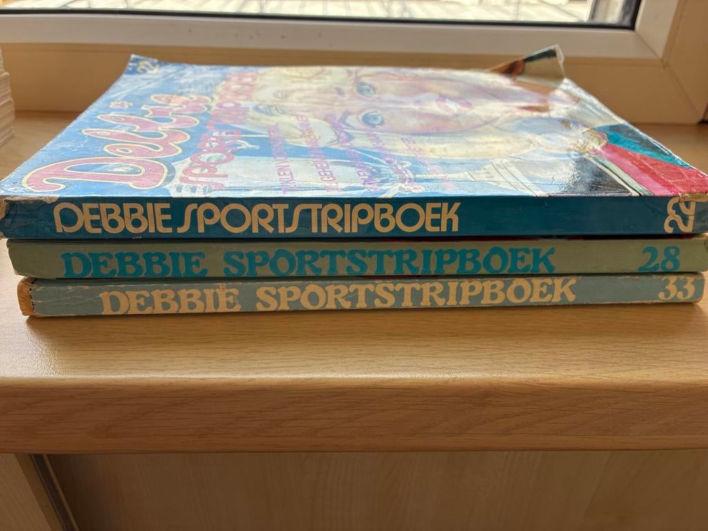 Debbie Sportstripboek en Dubbeldik Stripboek Collectie, Meerdere stripboeken, Ophalen of Verzenden, Gelezen