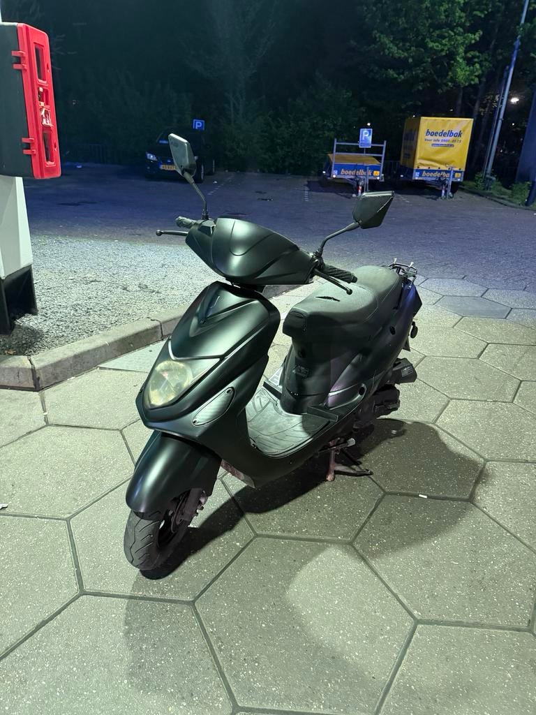 scooter btc 50cc, Fietsen en Brommers, Scooters | Piaggio, Ophalen of Verzenden, Zo goed als nieuw, Benzine, Overige modellen