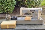 Vintage Necchi naaimachine met koffer, Ophalen, Gebruikt, Naaimachine, Overige merken