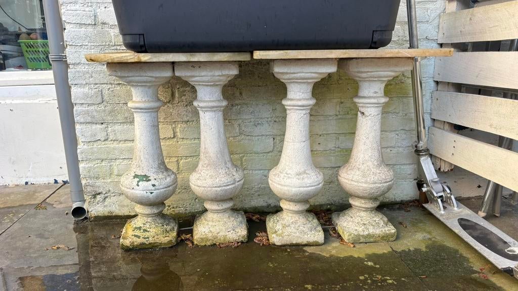 Zware betonnen tafeltje, Tuin en Terras, Tuinbeelden, Ophalen of Verzenden, Gebruikt, Overige typen