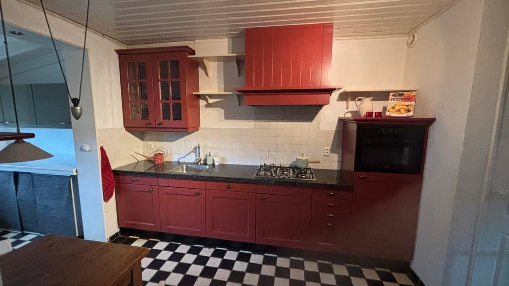 Complete keuken, rood, met apparatuur, ca. 20 jaar oud, Ophalen, Gebruikt, Graniet of Steen, Enkelwandige keuken