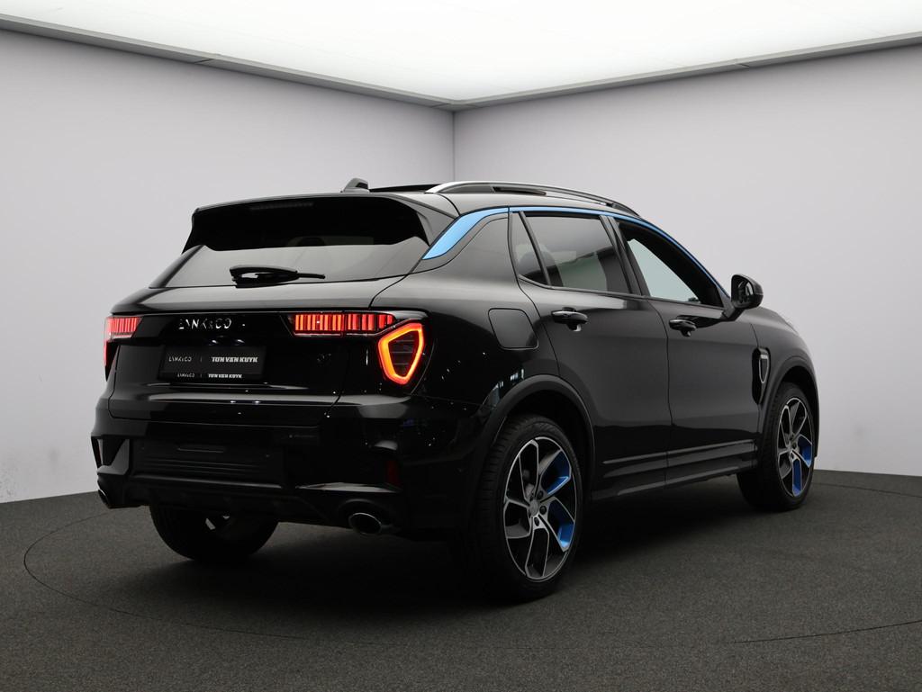 Lynk & Co 01 1.5 / Camera / Adaptive Cruise / Panoramadak /, Stof, Euro 6, Bedrijf, 1854 kg
