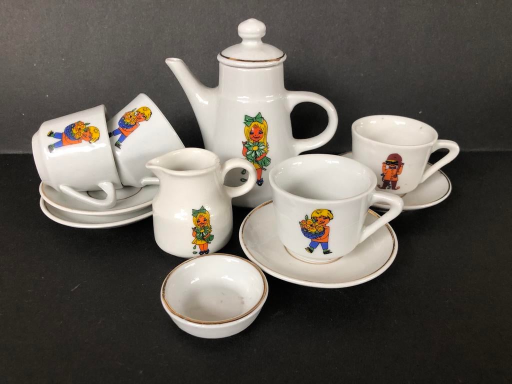 Vintage kinderserviesje met vrolijke figuren, Antiek en Kunst, Antiek | Servies los, Ophalen