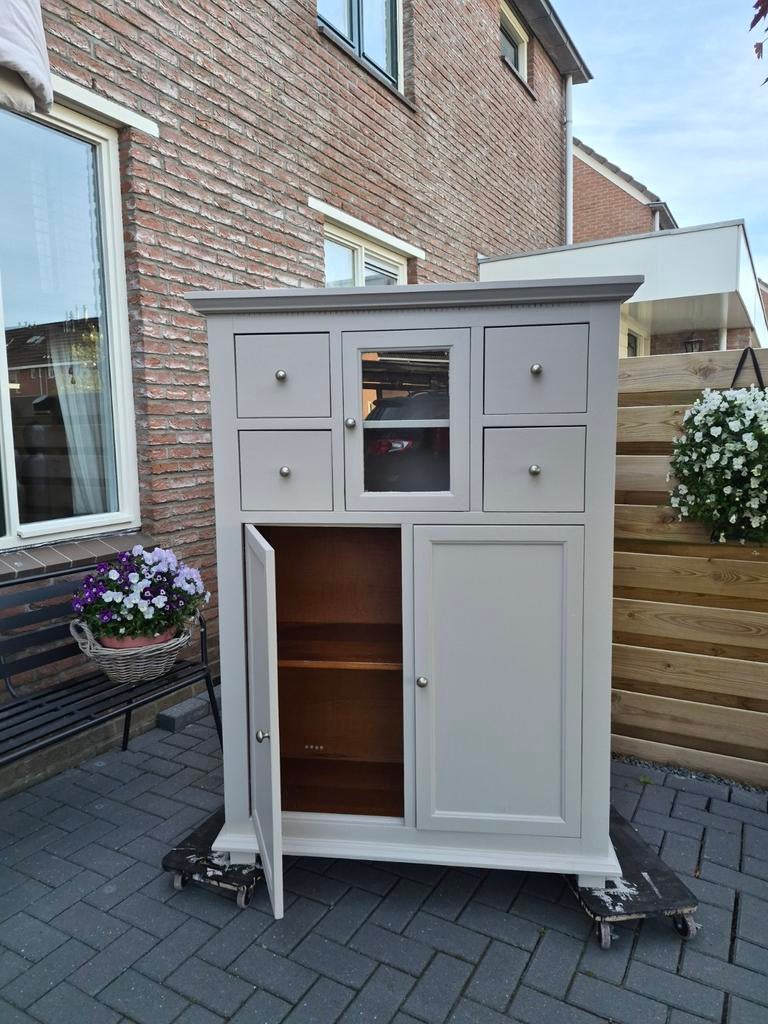 Kast met lades, Ophalen, Zo goed als nieuw