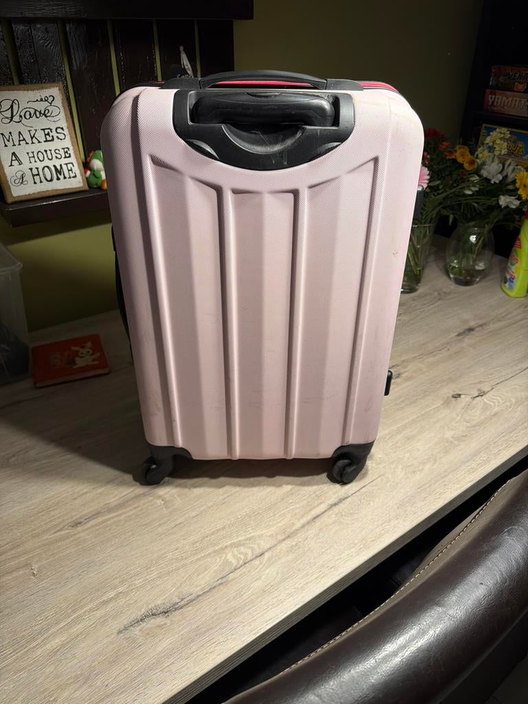 Roze koffer met wieltjes en uitschuifbare handgreep, 40 tot 60 cm, Gebruikt, 20 tot 30 cm, Ophalen of Verzenden