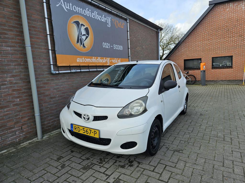 Toyota Aygo 1.0-12V Access (bj 2011), Voorwielaandrijving, Euro 5, Stof, Gebruikt
