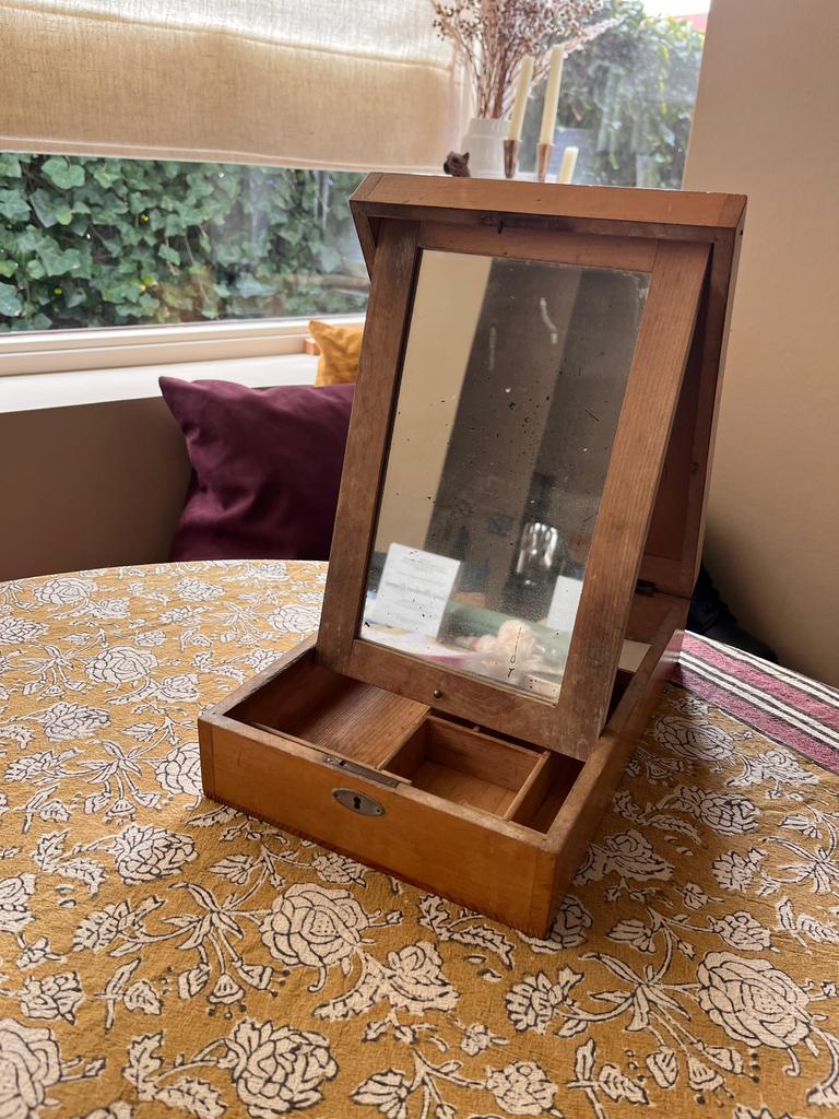 Vintage houten scheerkist met spiege, Antiek en Kunst, Ophalen of Verzenden, Rechthoekig, Minder dan 50 cm