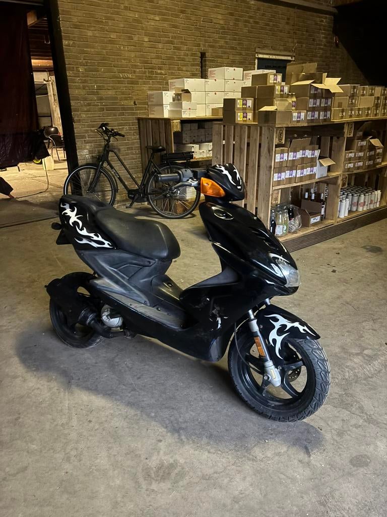 Yamaha aerox opknapper, Ophalen, Zo goed als nieuw, Benzine, Aerox