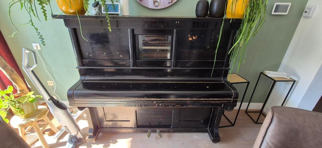 Piano, meer dan 100 jaar oud, Muziek en Instrumenten, Piano's, Ophalen, Zwart, Piano