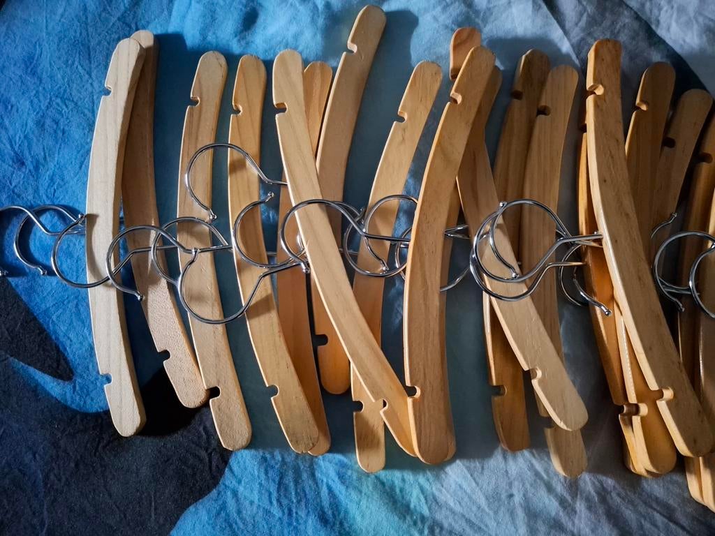 Houten baby kledinghangers hema (32 stuks), Ophalen, Gebruikt, Overige typen