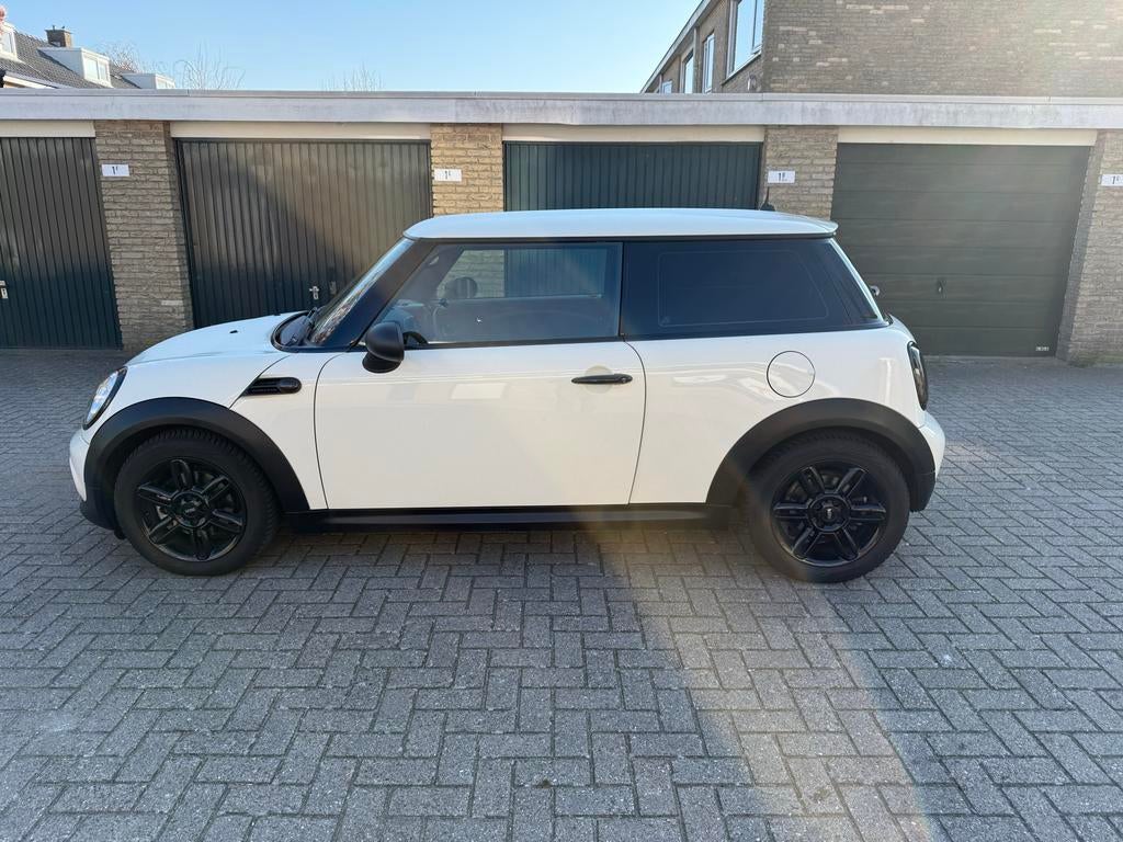 Mini 1.6 ONE 2013 Wit, Auto's, Voorwielaandrijving, 40 €/maand, 4 cilinders, 4 stoelen