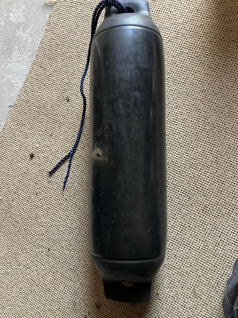 Zwarte Fender 60cm voor Boot, Watersport en Boten, Ophalen of Verzenden, Zo goed als nieuw, Overige typen