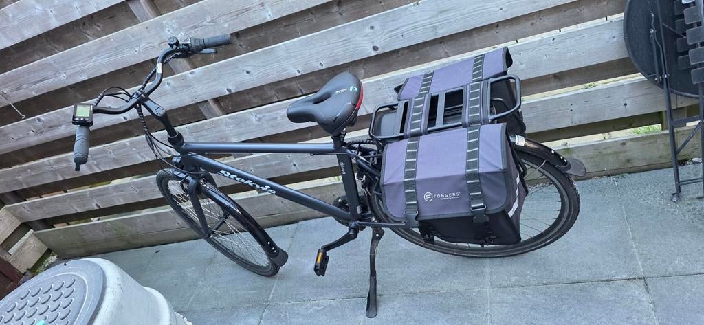 Stokvis E-bike met fietstassen, Fietsen en Brommers, Elektrische fietsen, Gebruikt, 55 tot 59 cm, 30 tot 50 km per accu, Ophalen